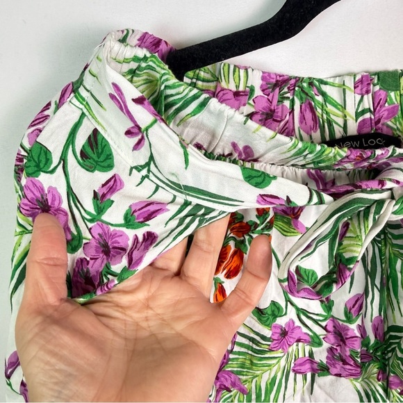2/$15 New Look Women Floral Wide Leg Capri Pants Tropical Floral sz Large Flowy - Picture 4 of 8